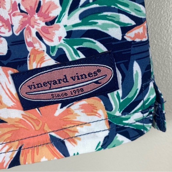 Vineyard Vines Swim Trunks Size Small - Picture 2 of 15